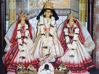 Вишнуприя Деви - Божества Чайтаньи Махапрабху с Вишнуприей и Лакшмиприей