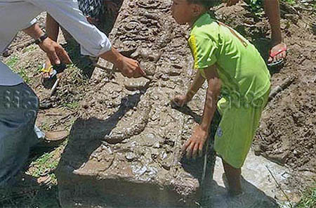Дети-пастушки нашли древние артефакты, возможно храм Вишну